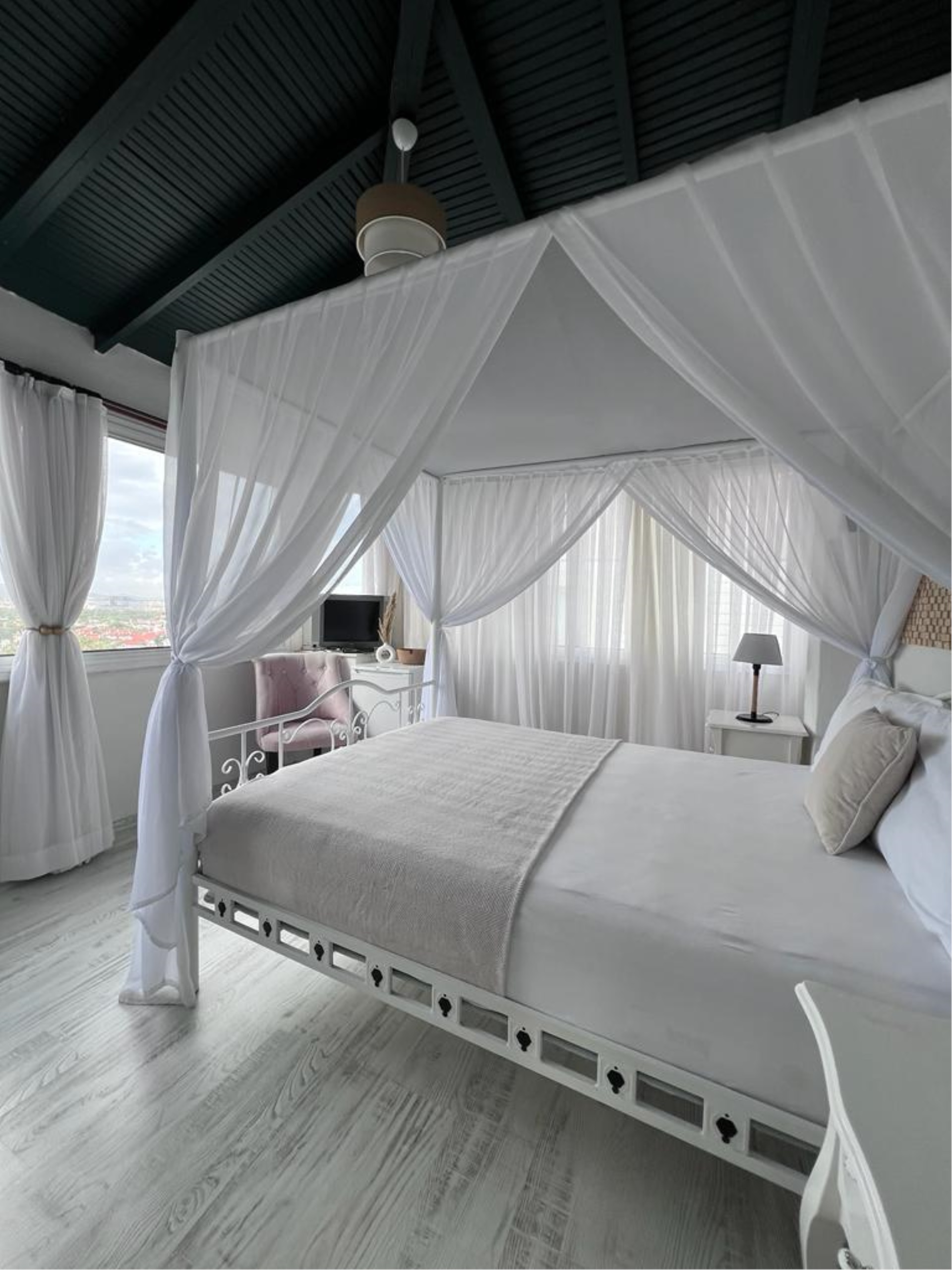 SUPERIOR SEA VIEW ROOM